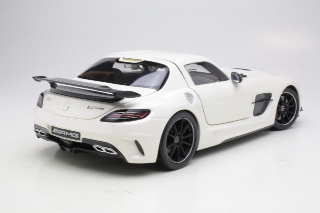 Mercedes SLS AMG "Black Series" 2013, valkoinen - Sulje napsauttamalla kuva