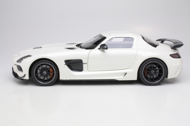 Mercedes SLS AMG "Black Series" 2013, valkoinen - Sulje napsauttamalla kuva