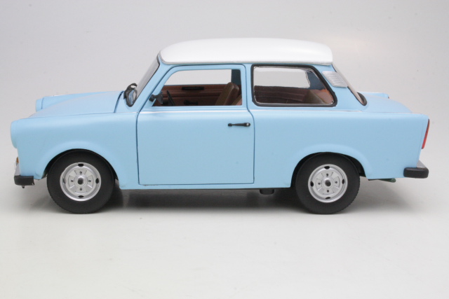 Trabant 601 de Luxe, vaaleansininen/valkoinen