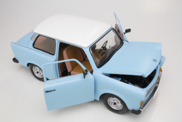 Trabant 601 de Luxe, vaaleansininen/valkoinen