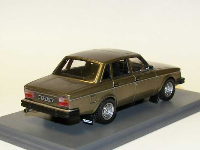 Volvo 244GL 1976, kulta