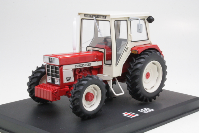 International 844, red