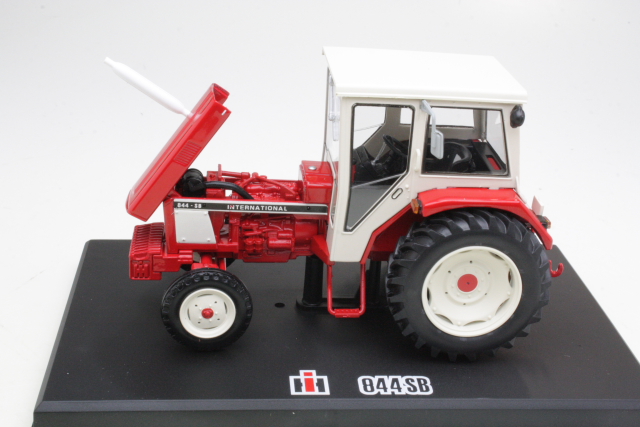 International 844 SB, red