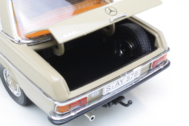 Mercedes Strich 8 (w115), beige