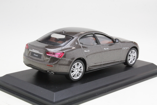 Maserati Ghibli 2013, grey
