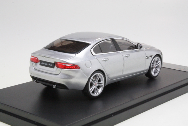 Jaguar Xe 2015, hopea
