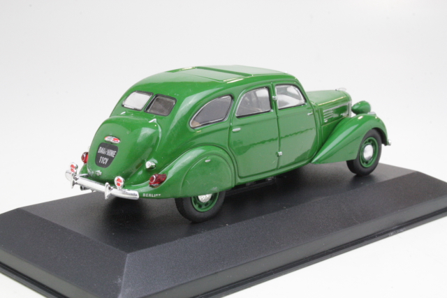 Berliet 11CV Dauphine 1939, green
