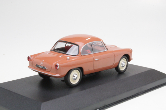 Umap Coupe 1958, punainen - Sulje napsauttamalla kuva