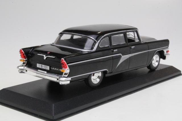 GAZ 13 Tschaika 1959, musta