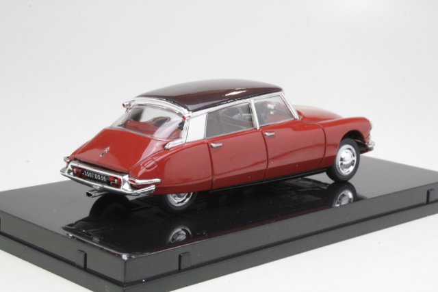 Citroen DS19 1960, tummanpunainen