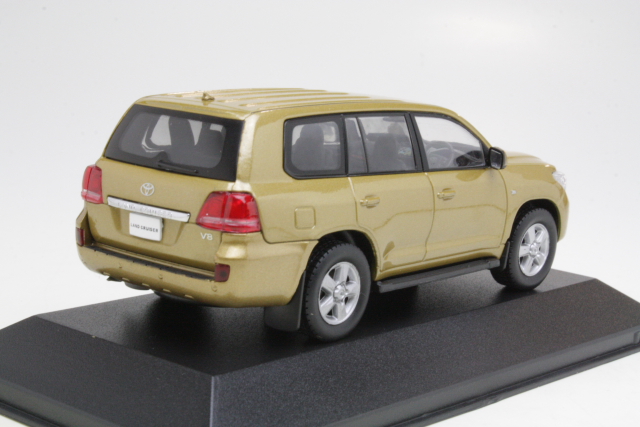 Toyota Land Cruiser 200 2010, gold