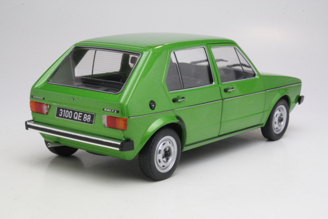 VW Golf 1 CL 4d 1976, vihreä - Sulje napsauttamalla kuva