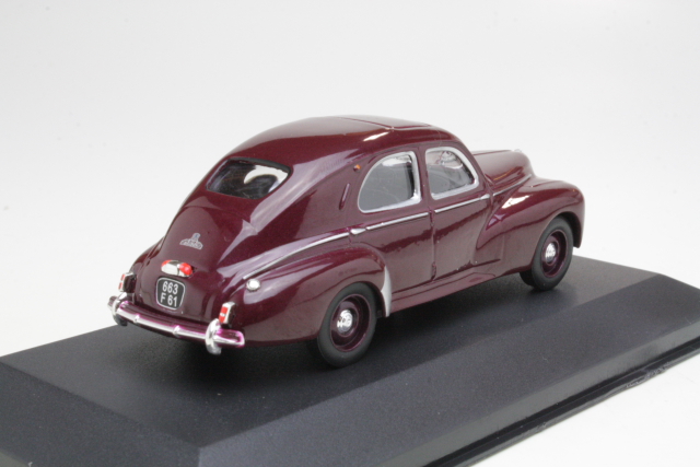Peugeot 203 Berline 1954, tummanpunainen