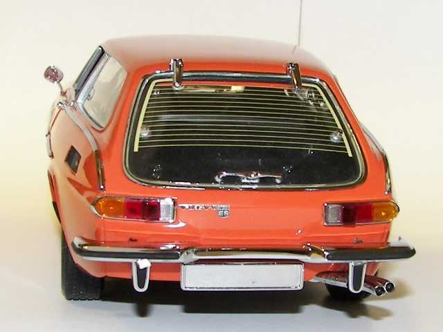Volvo P1800ES 1971, oranssi