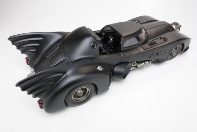 Batmobile 1989 "Batman Returns with M.Keaton as Batman" - Sulje napsauttamalla kuva