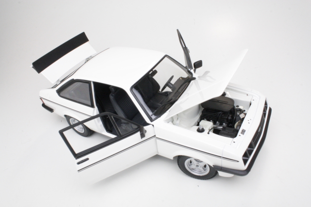 Ford Escort Mk2 RS2000 1976, valkoinen