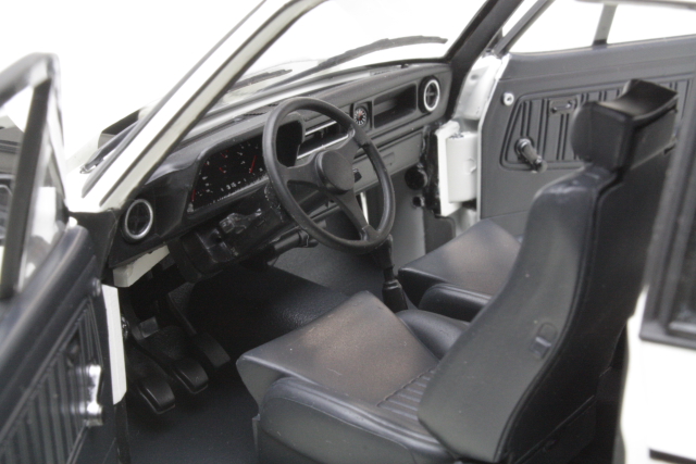 Ford Escort Mk2 RS2000 1976, valkoinen
