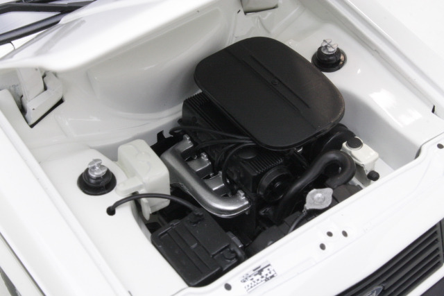 Ford Escort Mk2 RS2000 1976, valkoinen