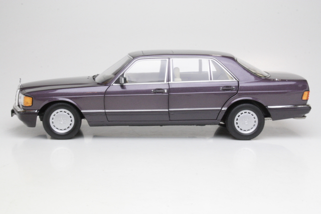Mercedes 560SEL 1991, purple