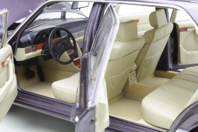 Mercedes 560SEL 1991, purple