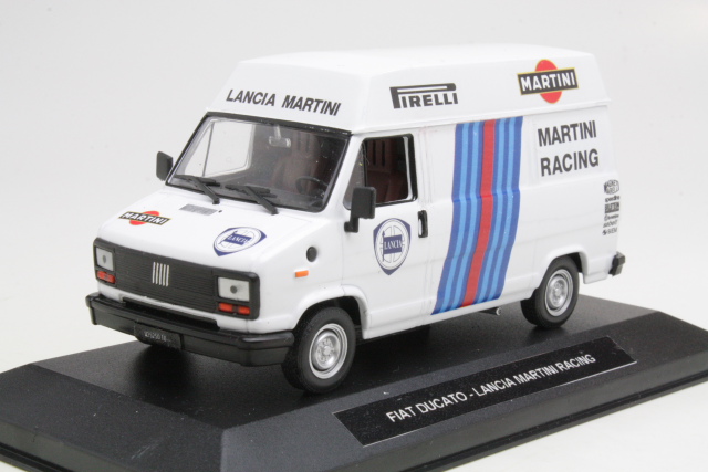 Fiat Ducato Maxi "Lancia Martini Racing" - Sulje napsauttamalla kuva