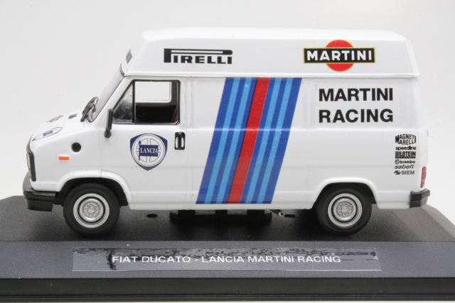 Fiat Ducato Maxi "Lancia Martini Racing" - Sulje napsauttamalla kuva