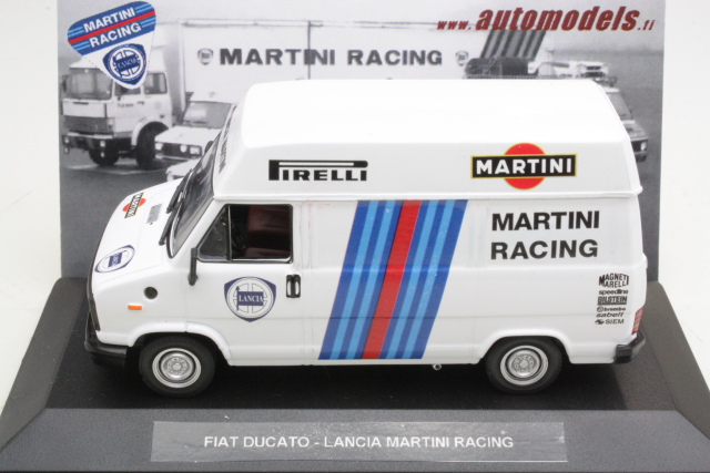 Fiat Ducato Maxi "Lancia Martini Racing" - Sulje napsauttamalla kuva