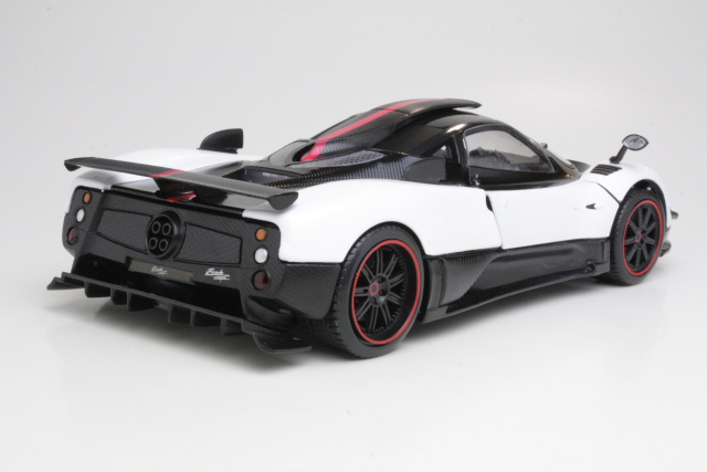 Pagani Zonda 5, musta/valkoinen