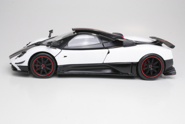 Pagani Zonda 5, musta/valkoinen