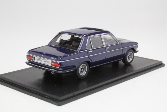 BMW 3.0i (e3) 1969, tummansininen