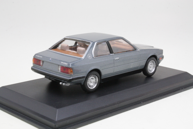 Maserati Biturbo 1982, harmaa