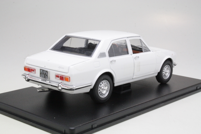Alfa Romeo Alfetta 1.8 1972, white