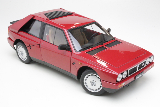 Lancia Delta S4 Stradale 1985, punainen - Sulje napsauttamalla kuva