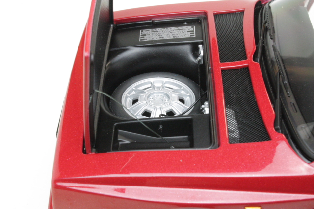 Lancia Delta S4 Stradale 1985, punainen
