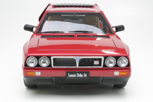 Lancia Delta S4 Stradale 1985, punainen - Sulje napsauttamalla kuva