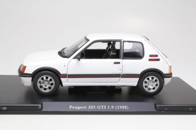 Peugeot 205 GTi, white