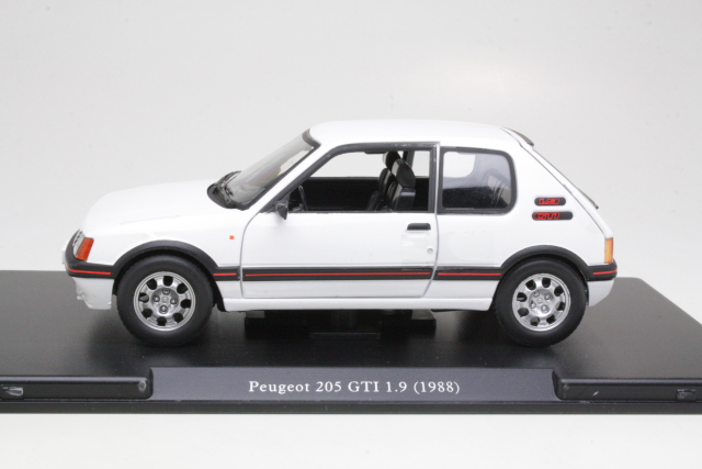 Peugeot 205 GTi, valkoinen - Sulje napsauttamalla kuva