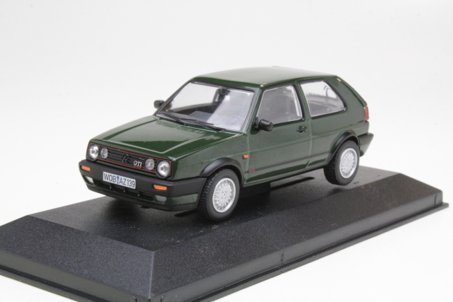 VW Golf 2 GTI 16V, tummanvihreä
