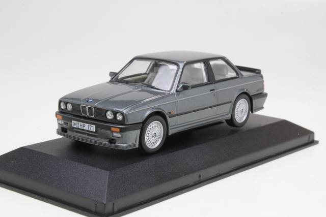BMW 325i Coupe (E30) Sport M-Tech 1, harmaa