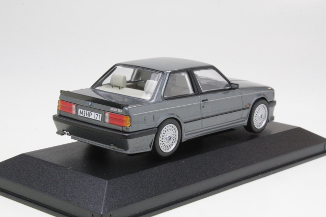BMW 325i Coupe (E30) Sport M-Tech 1, harmaa