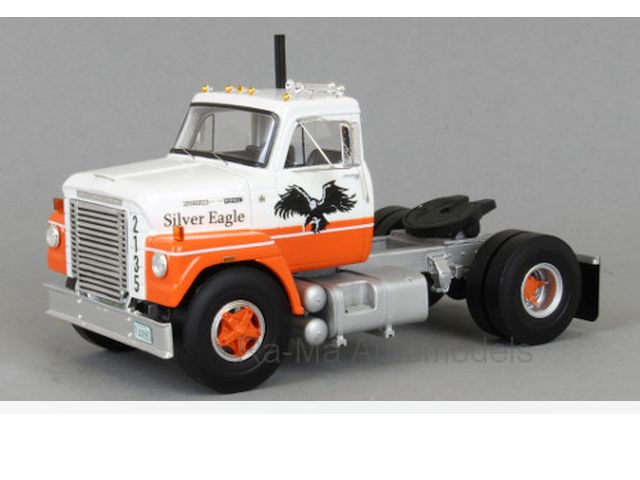 International Fleetstar 1960 "Silver Eagle", valkoinen/oranssi