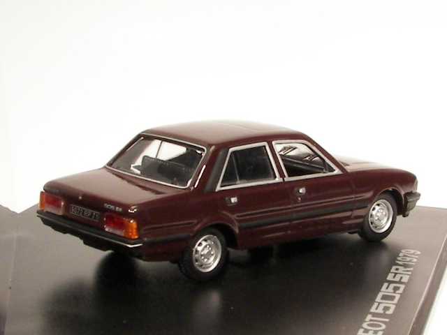 Peugeot 505 SR 1979, tummanpunainen