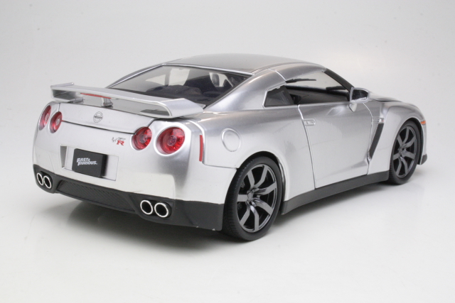 Nissan GT-R (R35) 2009, silver "Furious 7"