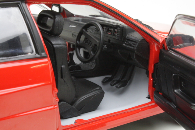 Audi Quattro 1981, punainen - Sulje napsauttamalla kuva