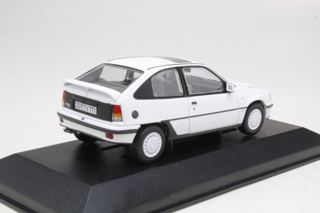Opel Kadett E GSi 16V, valkoinen
