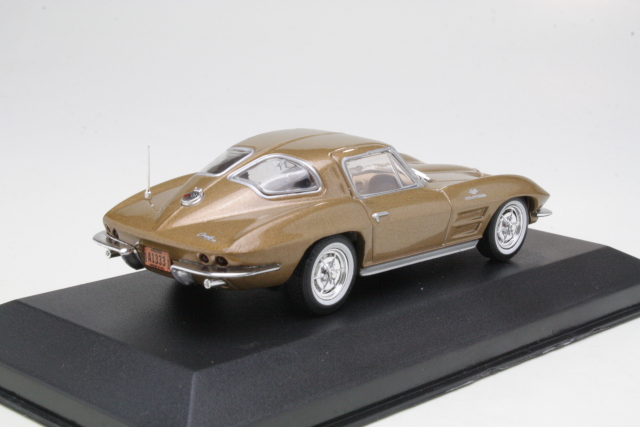 Chevrolet Corvette C2 Sting Ray 1963, kulta - Sulje napsauttamalla kuva