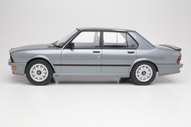 BMW M535i (e28) 1986, harmaa