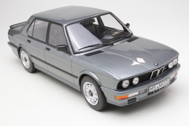 BMW M535i (e28) 1986, harmaa - Sulje napsauttamalla kuva