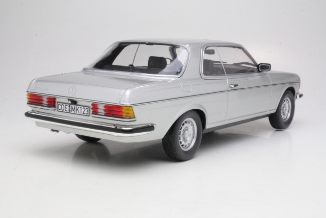 Mercedes 280CE 1980 (C123), silver - Click Image to Close