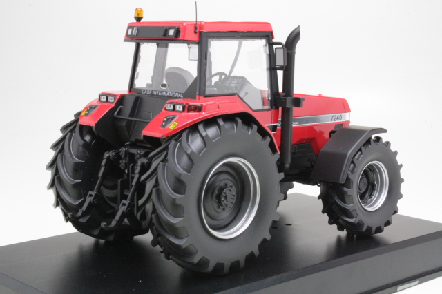 IH Magnum 7240, punainen